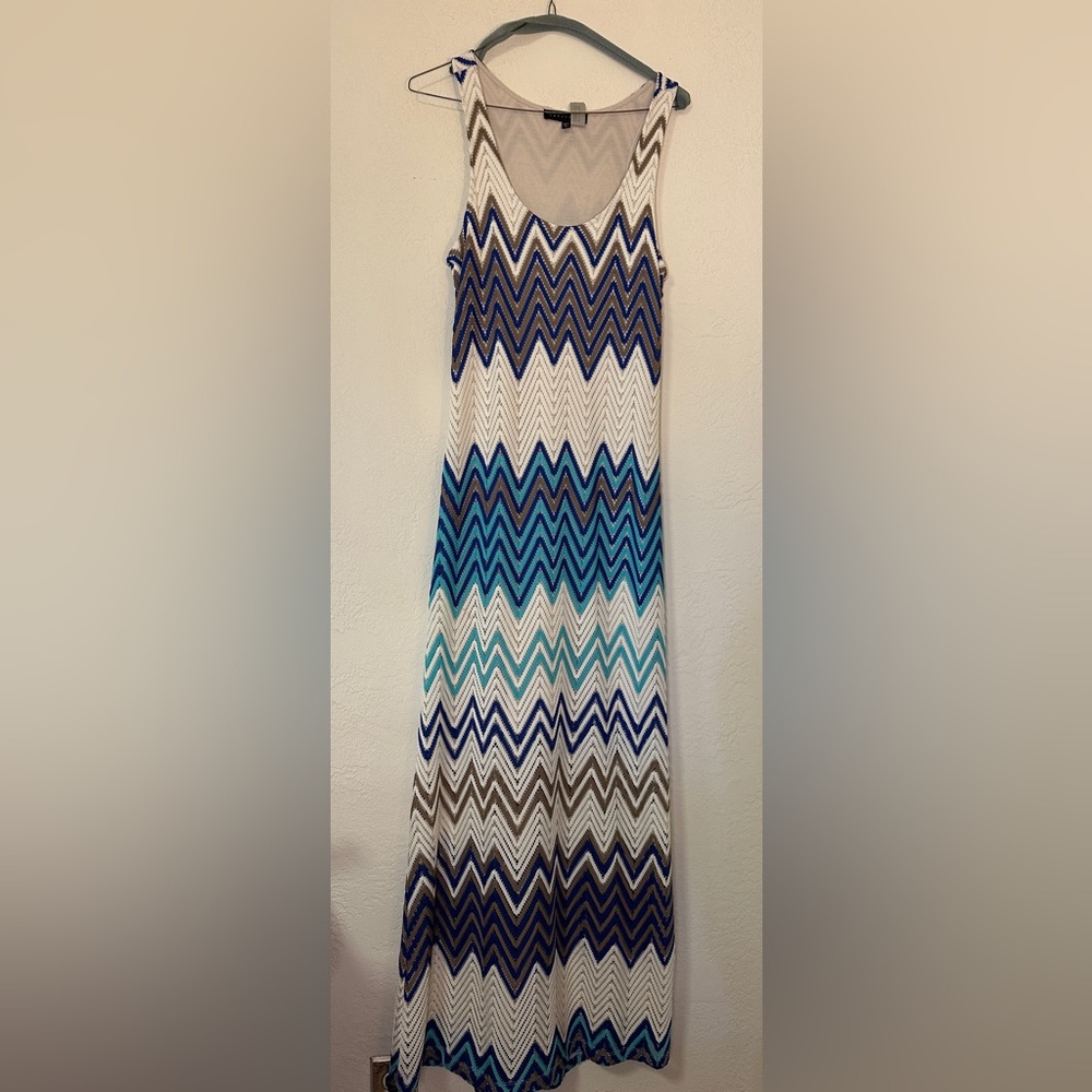 Sanctuary Sleevless Dress Size S Lined White with Blue Chevron Crochet Design